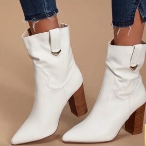 New Lulus Taryne White Pointed Toe Ankle Western Booties | Size 8